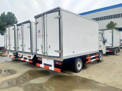 江淮康玲小型冷藏車 城市冷鏈運輸的可靠伙伴